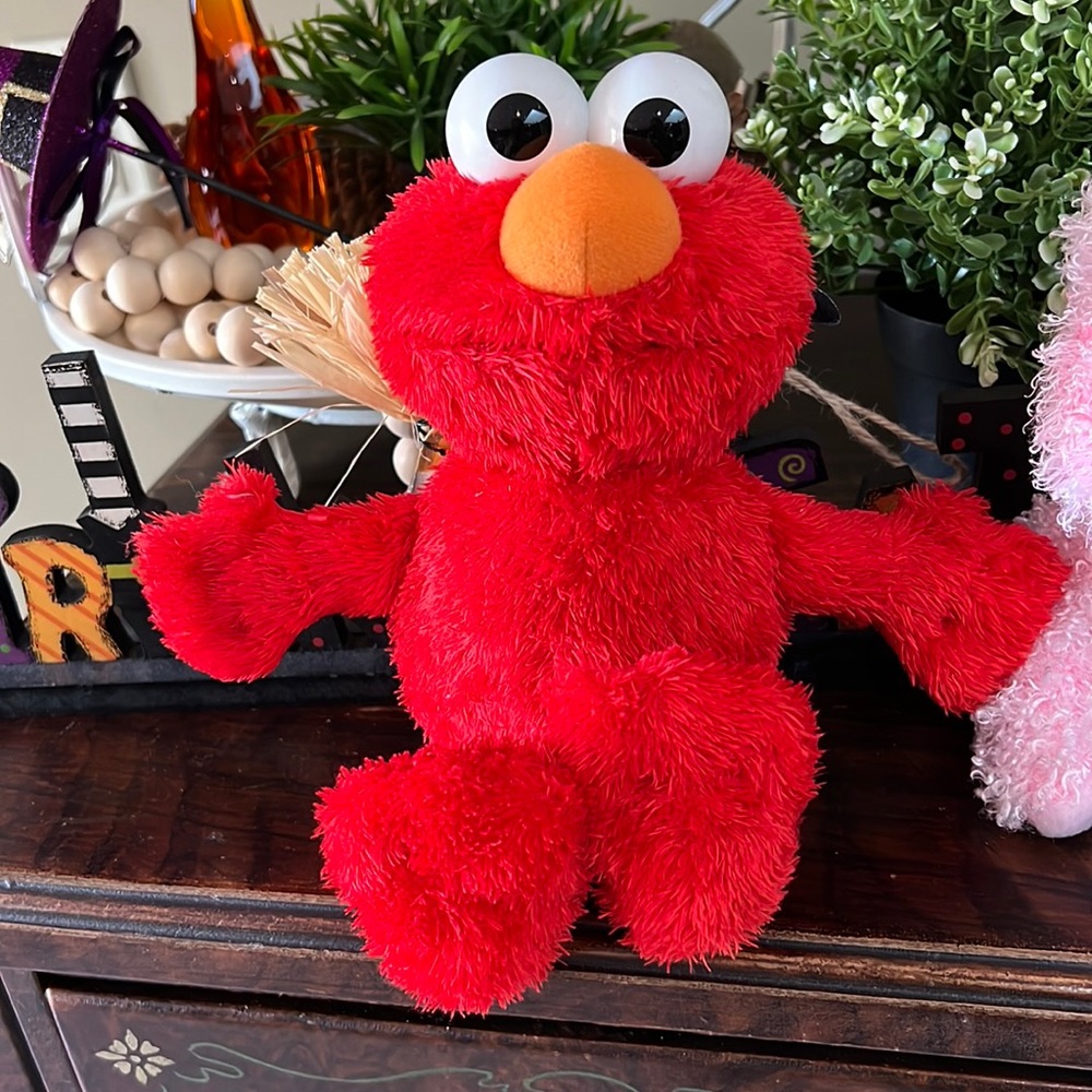 Singing Elmo by Sesame Street